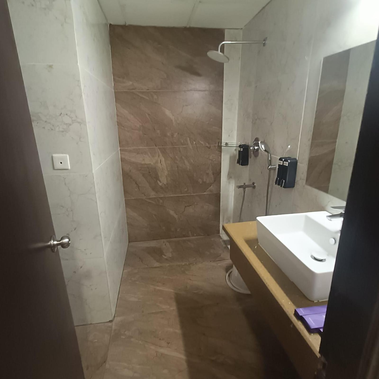Astra Hotels & Suites Whitefield Near To Nallurahalli Metro Station And Ktpo Bengaluru Zewnętrze zdjęcie